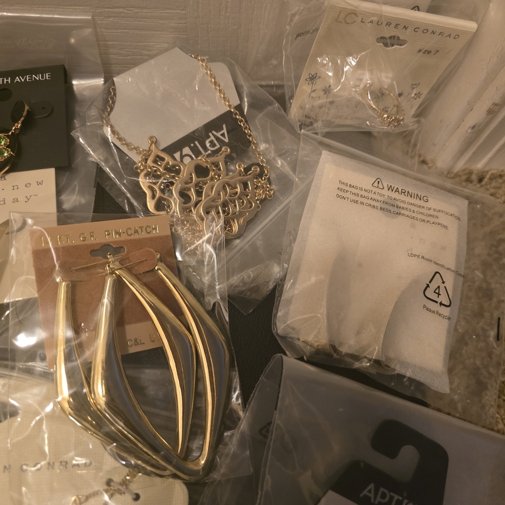 Fashion Jewelry Bundle - Picture 4 of 6